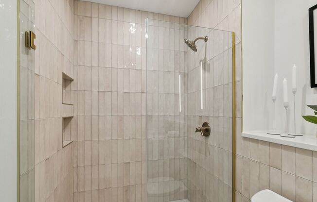 1 bed, 1 bath, 700 sqft, $1,696, Unit 404