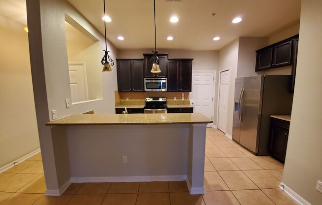 Arborview Park Townhouse close to UCF located in Oviedo (2 bed /2 1/2 bath)