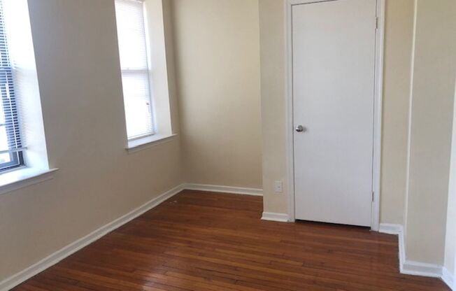 1 bed, 1 bath, $1,325, Unit A10