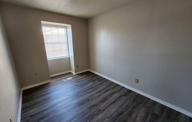 2 beds, 1.5 baths, 904 sqft, $775, Unit 101 Ellis Drive D