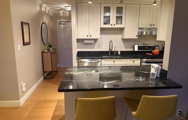 1 bed, 1 bath, 832 sqft, $3,500, Unit 12C