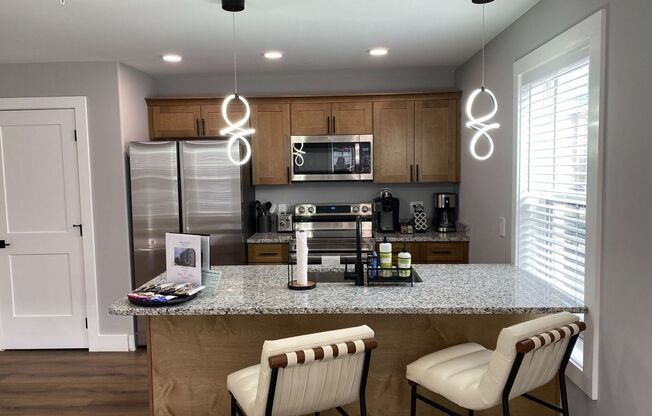 Modern Townhomes Near UTK | 2–6 Bedroom Floor Plans + Rooftop Patios
