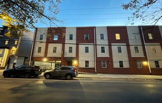 3 beds, 3 baths, 823 sqft, $1,895, Unit Unit 21