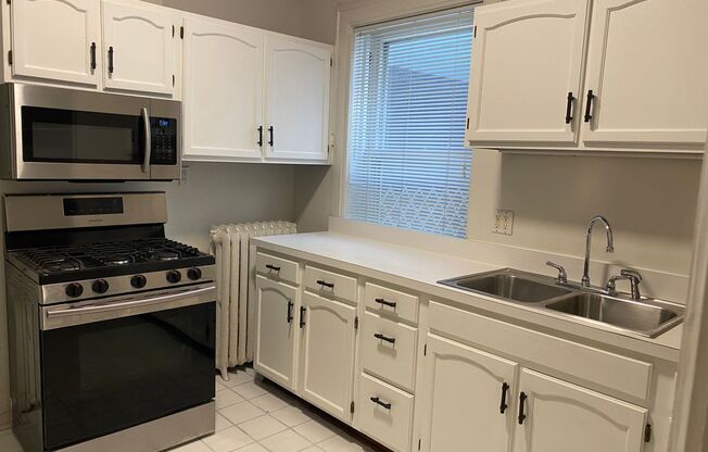 2 beds, 1 bath, 1,416 sqft, $1,995, Unit 111 #1