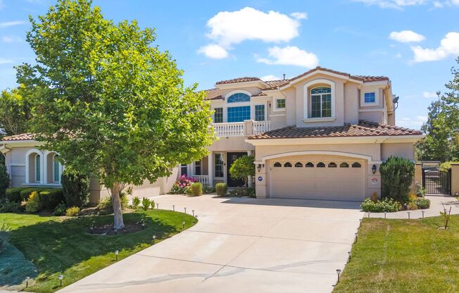 Exquisite Luxury Living in the Moorpark Country Club Estates