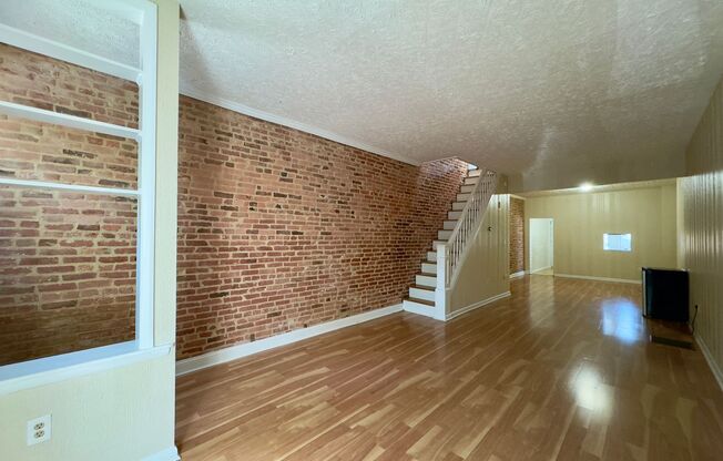 Bright and Airy 2 Bedroom Townhome in Patterson Park!