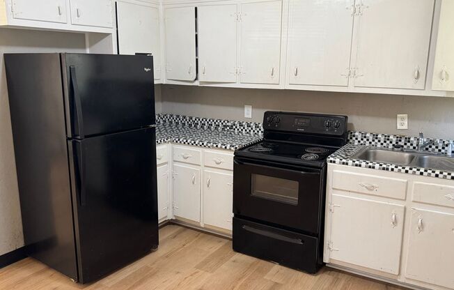 2 Bed 1 Bath Duplex
