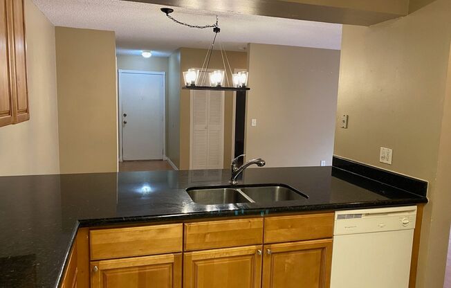 2 beds, 2 baths, $1,595, Unit #202