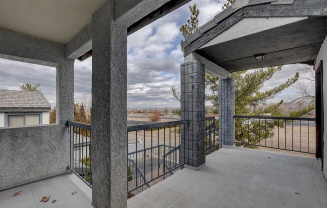 3 Bedroom, 2.5 Bathroom Condo for Rent!