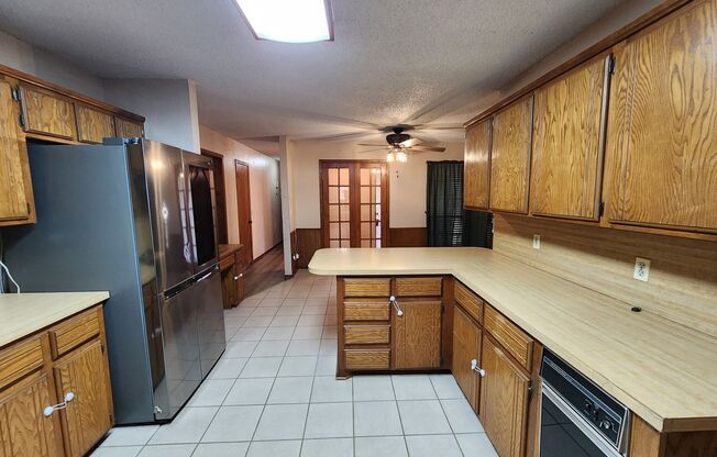 3 beds, 2 baths, $1,495