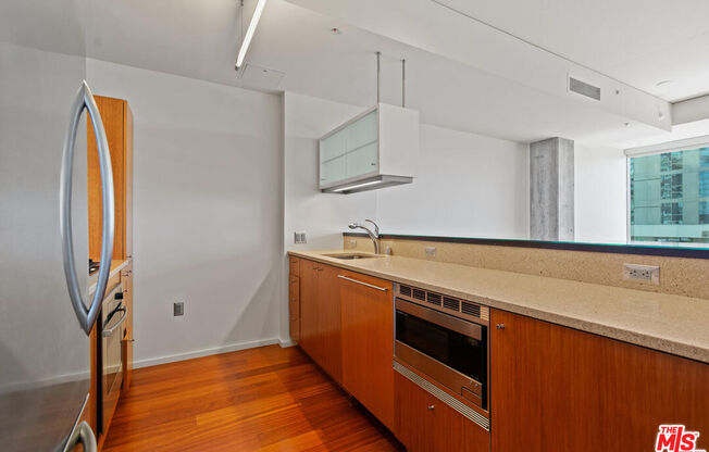 1 bed, 1 bath, 900 sqft, $2,900, Unit 815