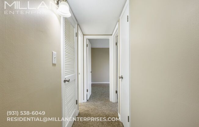 2 beds, 1 bath, 650 sqft, $975, Unit 100 Valley View Drive; Apt. B15