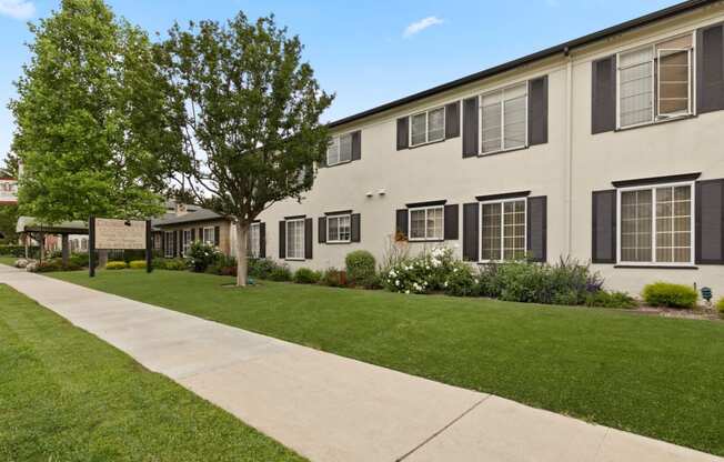 Apartments in Van Nuys, CA landscape