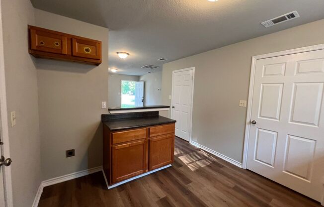 Cute 2 Bed / 1 bath home in Beaumont! Move in ready!