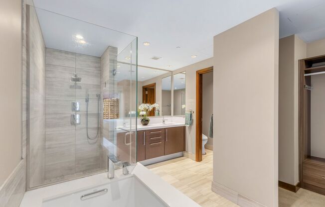 3 beds, 3 baths, $14,000, Unit # 1300