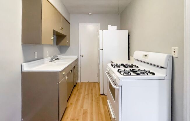 1 bed, 1 bath, 600 sqft, $675, Unit 1518-4