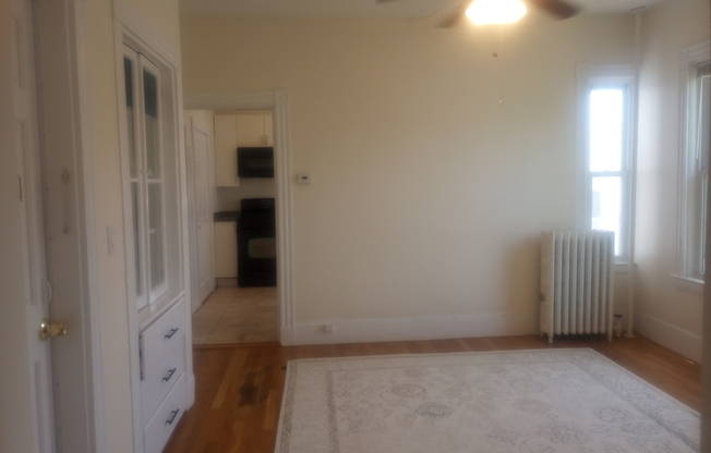 84 ROSLINDALE AVE