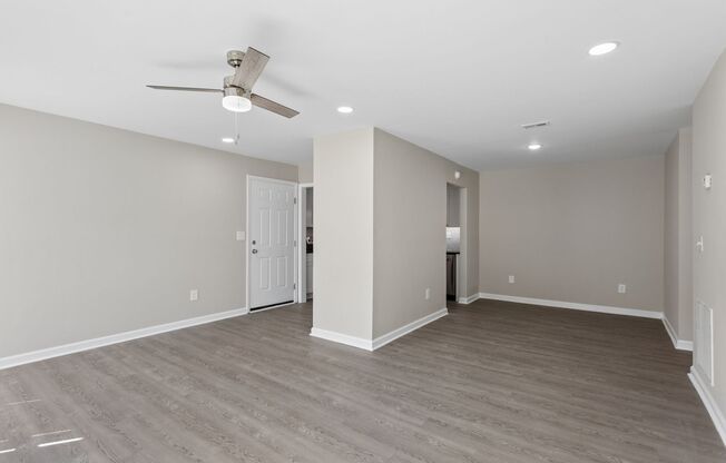 3 beds, 2 baths, 1,300 sqft, $1,900, Unit 121