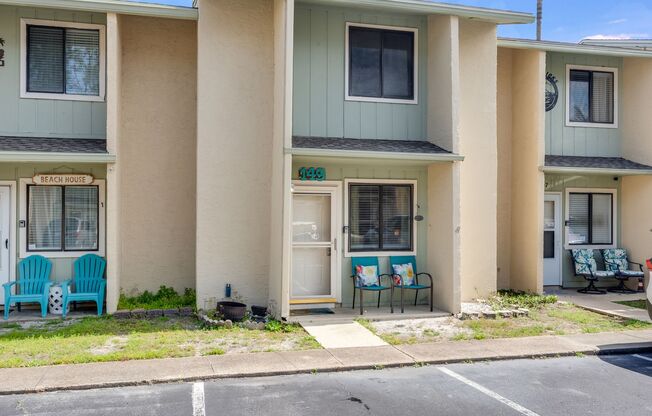 2 beds, 1.5 baths, $1,700