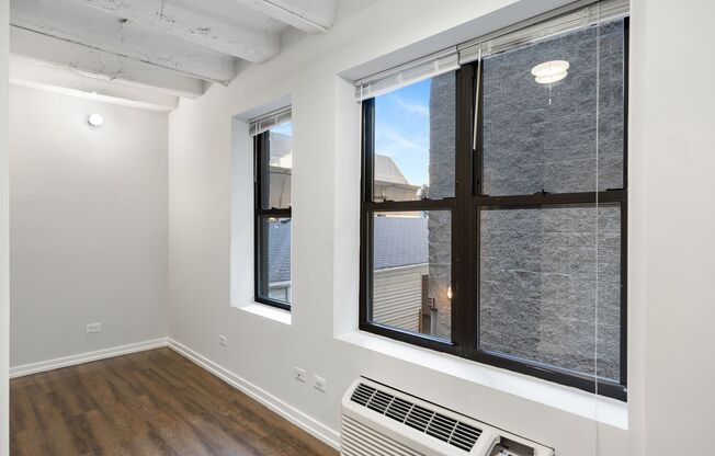 Studio, 1 bath, 204 sqft, $1,350, Unit 111