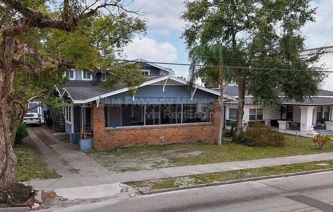 316 W COLUMBUS DR