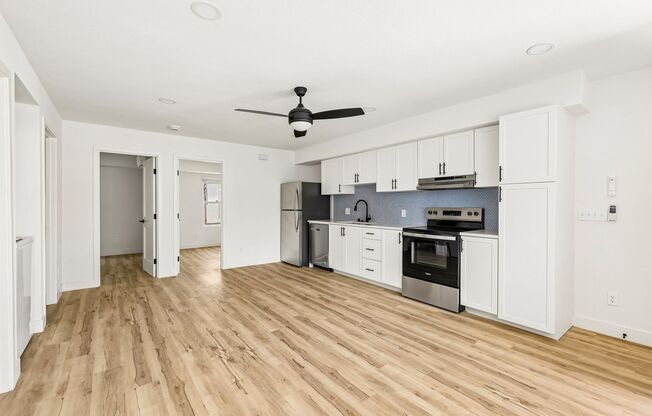 3 beds, 3 baths, 835 sqft, $3,395, Unit 22