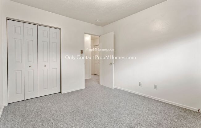 2 beds, 1 bath, $1,349, Unit 2211 NE 81st Avenue