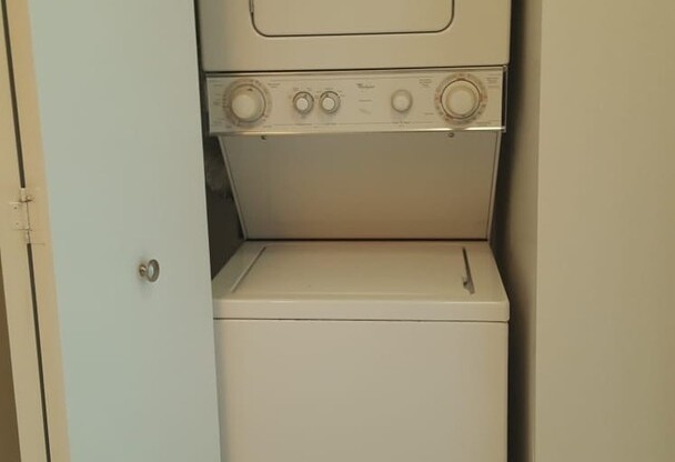 2 beds, 2 baths, $2,800