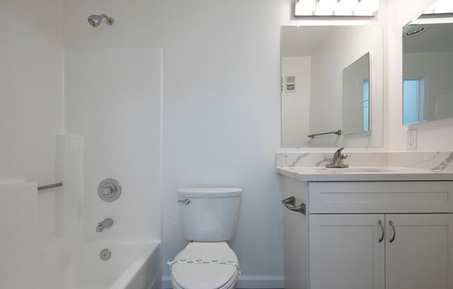 3 beds, 2 baths, 1,105 sqft, $3,295, Unit 210