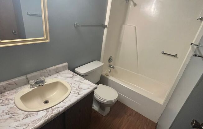 1 bed, 1 bath, $675, Unit 10