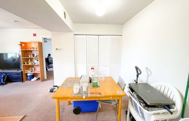 1 bed, 1 bath, $1,250, Unit Unit 913