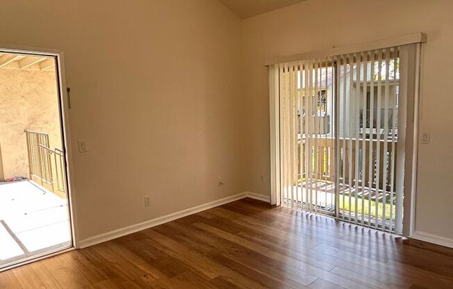 Cute remodeled 2bd/1bath with modern upgrades and courtyard views!