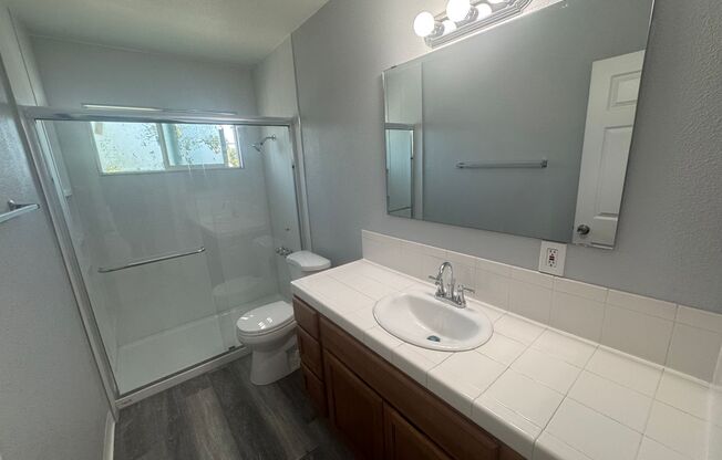 Cozy 2bd/1bth on Second Floor!