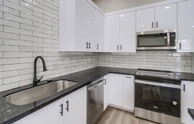 2 beds, 2 baths, 836 sqft, $2,995, Unit 4745-3