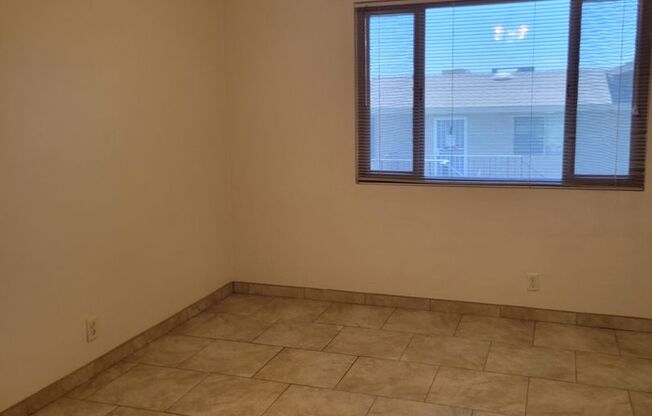 1 bed, 1 bath, 700 sqft, $1,100