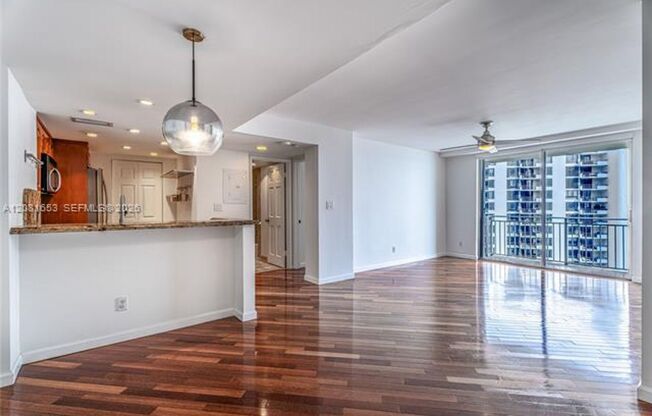 2 beds, 2 baths, $4,200, Unit # 1603