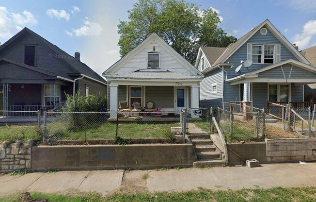 2 bed 1 bath. 70 S 11th