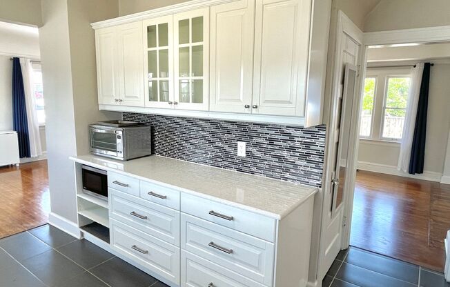 Rose City Park 2 bed, 2 bath with classic features