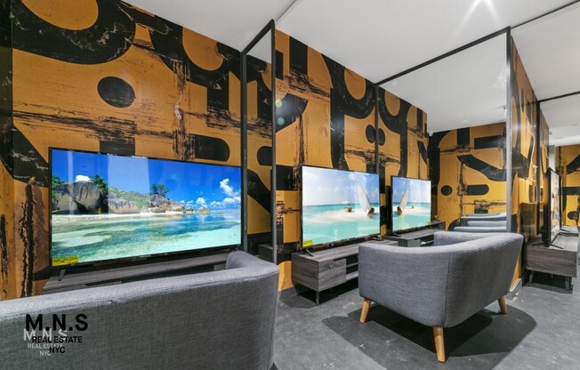 2 beds, 1 bath, $2,724, Unit J4