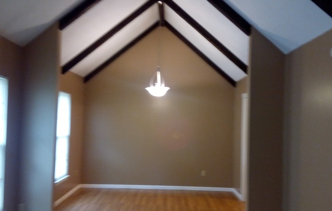 AVAILABLE NOW! Large Family SF Newly Renovated in North KC
