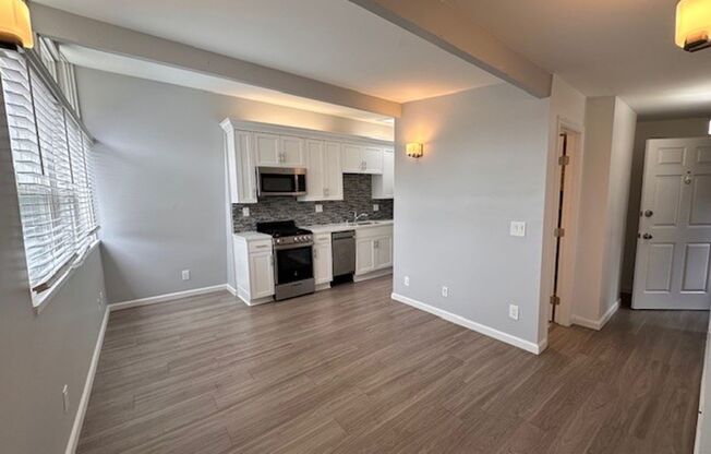 Studio, 1 bath, 350 sqft, $1,895, Unit 3106