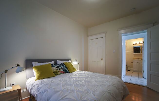 1 bed, 1 bath, 720 sqft, $1,950, Unit G