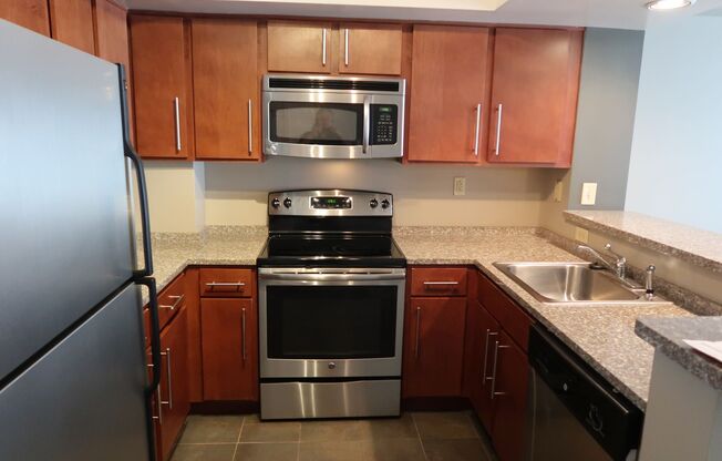 Short-term lease ONLY (NOW through July 15, 2026) - Lake Plaza Condominiums 3BD/2BA for NOW! $3000/month