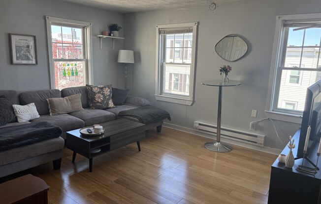 2 beds, 1 bath, $3,200, Unit 3F