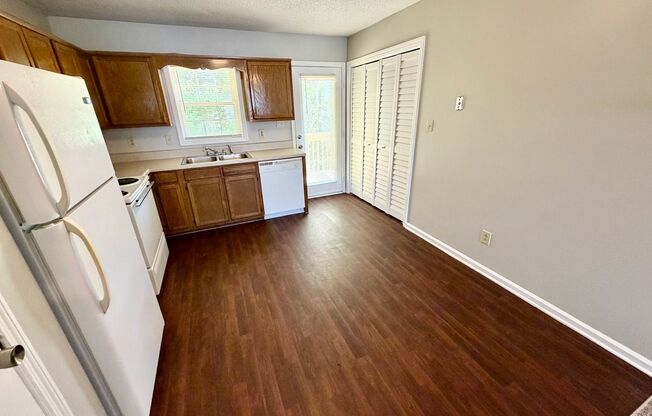 2 beds, 1 bath, 750 sqft, $1,045, Unit B-505D4