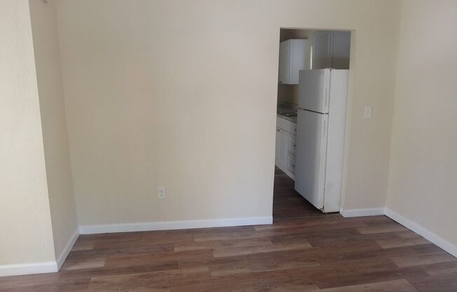 MOVE IN SPECIAL - Cottage in St. Pete for Rent