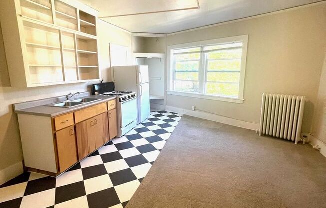 FOSTER APARTMENTS (OREG05)