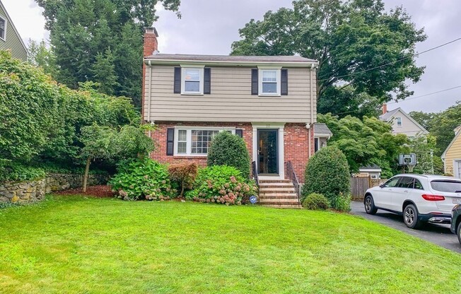 23 AMES AVE