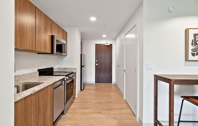 Studio, 1 bath, 397 sqft, $1,298, Unit 305