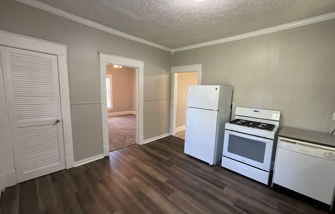 2 beds, 1 bath, $950